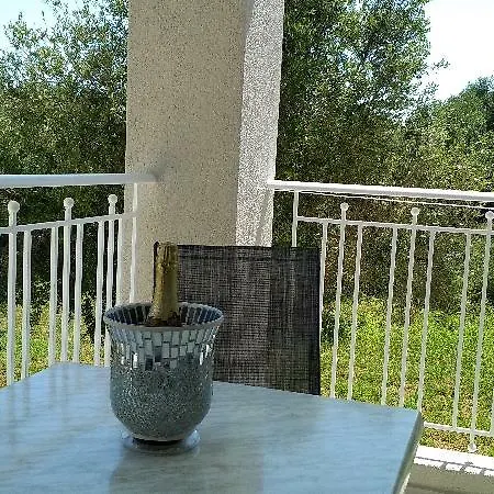 Casa De Rosa & Lägenhetshotell Svoronata